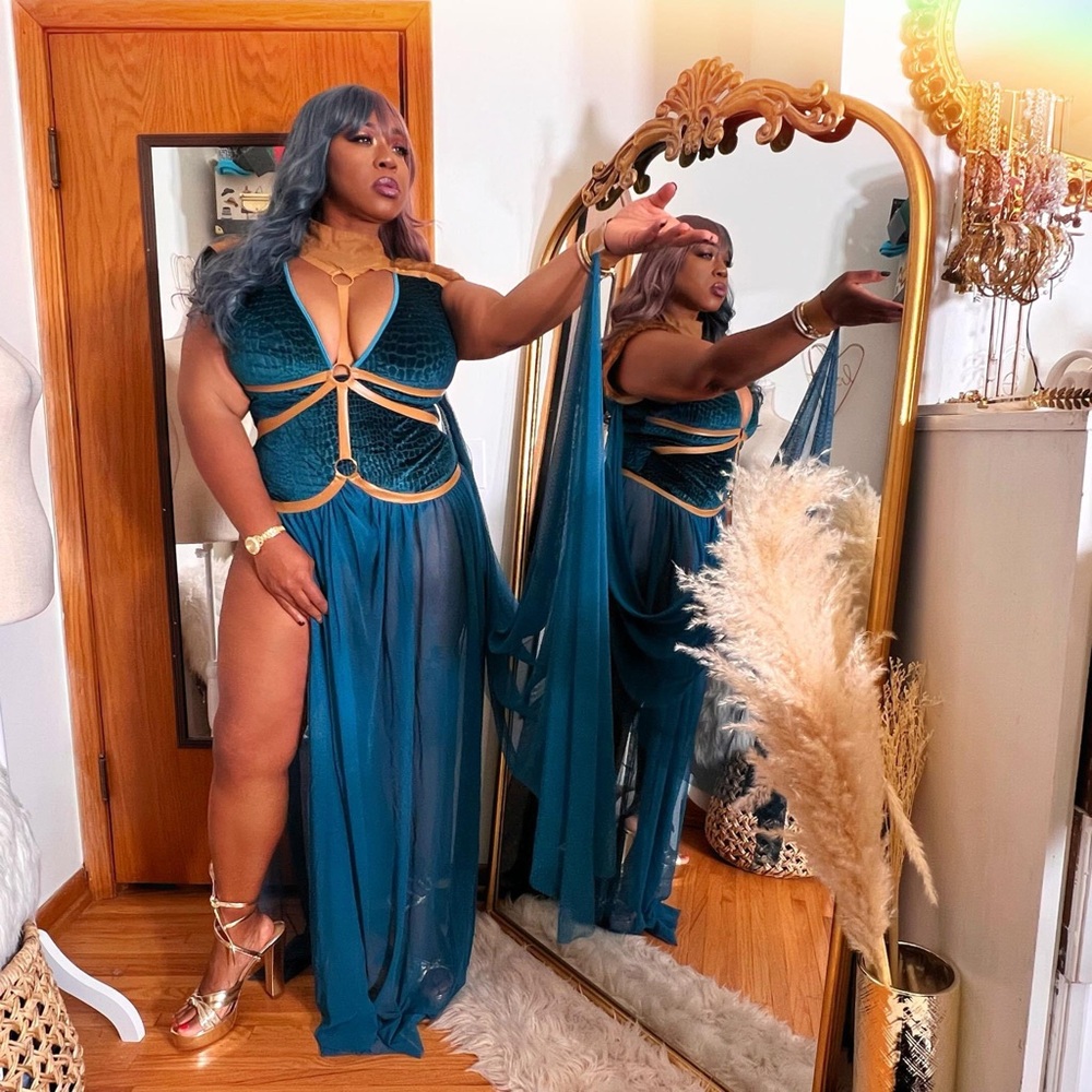 Maiden Of The Throne 2 Piece Costume Set - Blue/Gold
